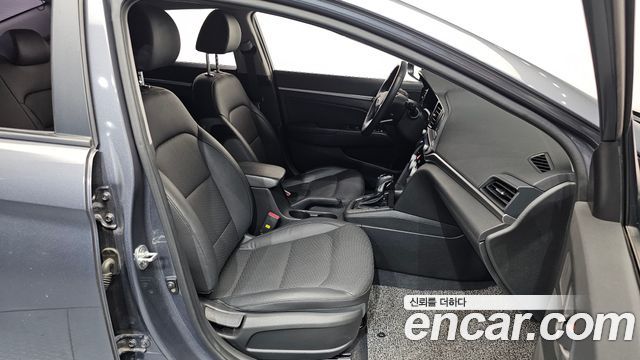 Hyundai AVANTE 2020 — photo 16
