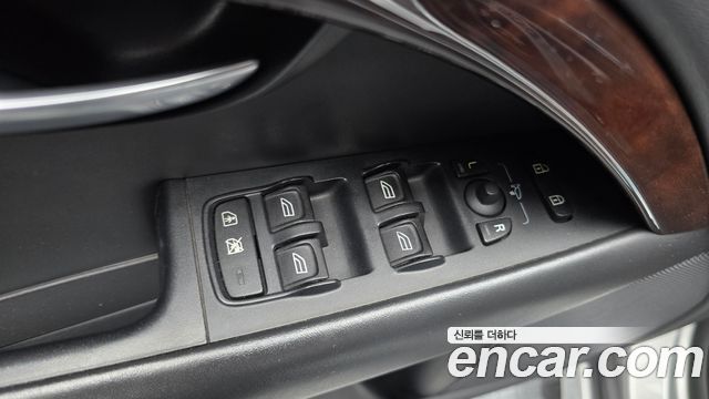 Volvo S80 2009 — photo 17