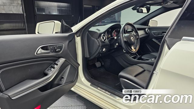Mercedes-Benz CLA-Class 2016 — photo 10