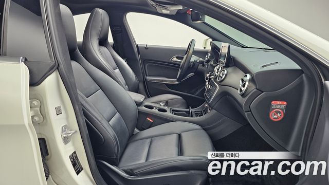 Mercedes-Benz CLA-Class 2016 — photo 11