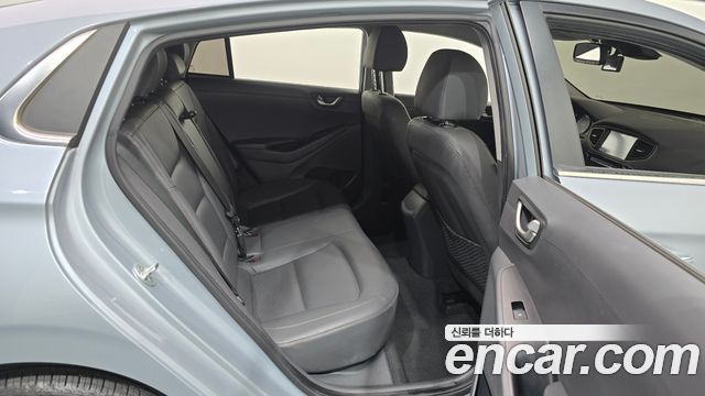 Hyundai Ioniq 2018 — photo 17