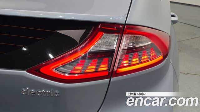 Hyundai Ioniq 2018 — photo 9