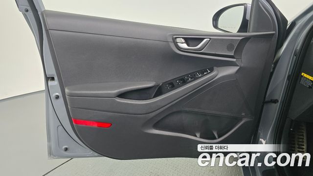Hyundai Ioniq 2018 — photo 14
