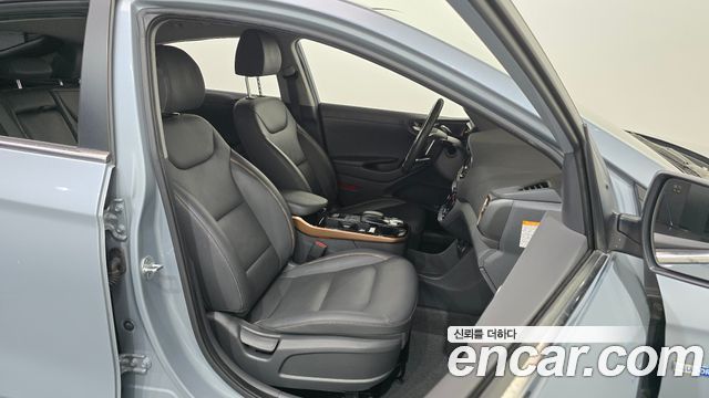 Hyundai Ioniq 2018 — photo 16