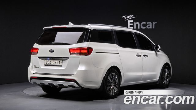 Kia Canival 2016 — photo 2