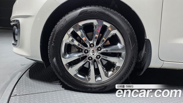 Kia Canival 2016 — photo 5