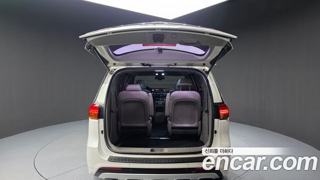 Kia Canival 2016 — photo 20