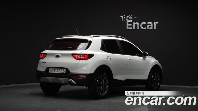 Kia Stonic 2018 — photo 2