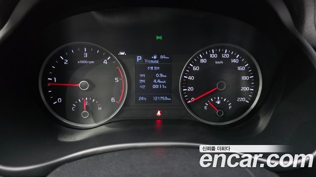 Kia Stonic 2018 — photo 8