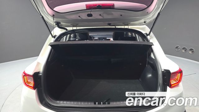 Kia Stonic 2018 — photo 20