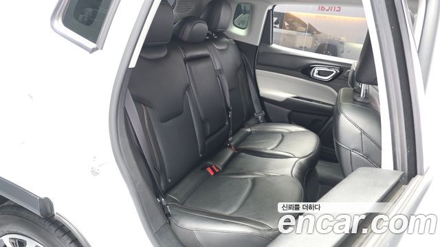 Jeep Compass 2022 — photo 17