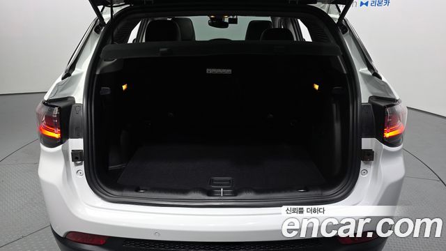 Jeep Compass 2022 — photo 34