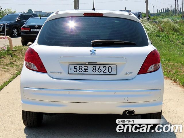 Peugeot 207 2011 — photo 4