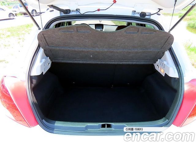 Peugeot 207 2011 — photo 17