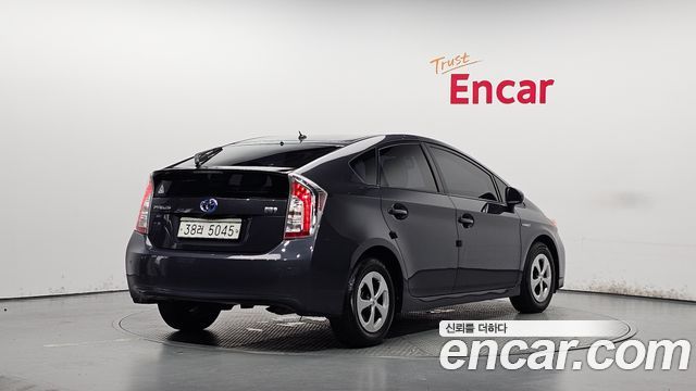 Toyota Prius 2014 — photo 2