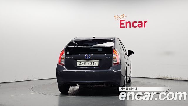 Toyota Prius 2014 — photo 4