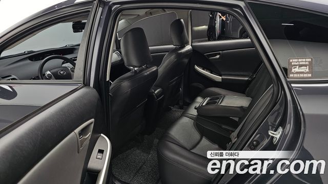 Toyota Prius 2014 — photo 18