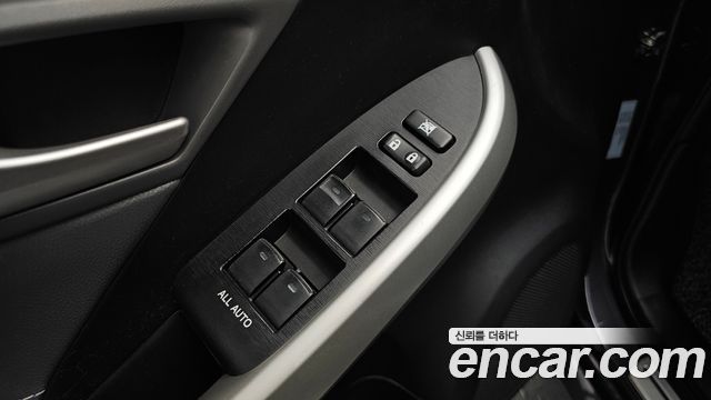 Toyota Prius 2014 — photo 23