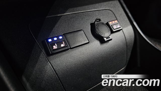 Toyota Prius 2014 — photo 25