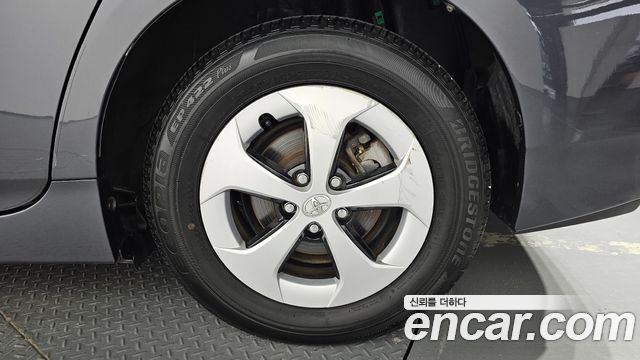 Toyota Prius 2014 — photo 7