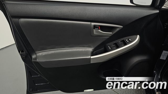 Toyota Prius 2014 — photo 14