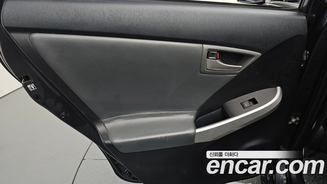 Toyota Prius 2014 — photo 15
