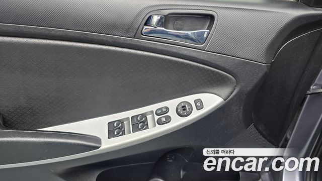 Hyundai Accent 2014 — photo 23