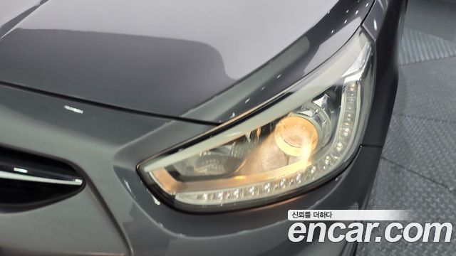 Hyundai Accent 2014 — photo 8