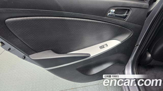 Hyundai Accent 2014 — photo 15