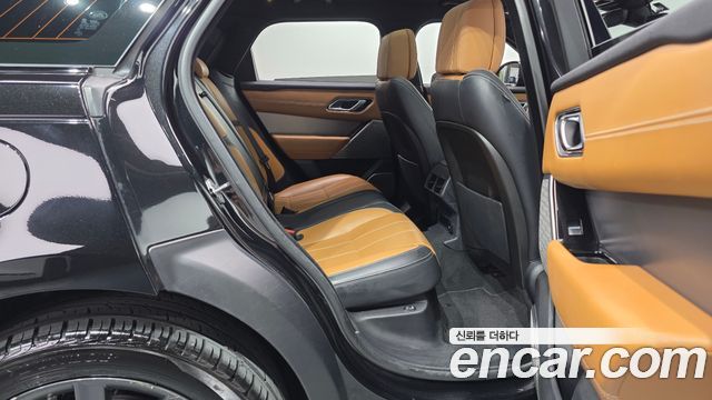 Land Rover Range Rover Velar 2018 — photo 17