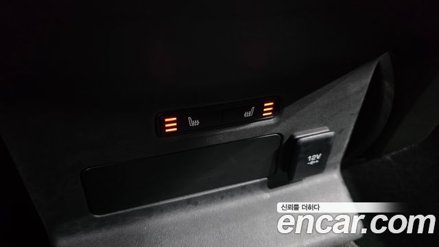 Land Rover Range Rover Velar 2018 — photo 20