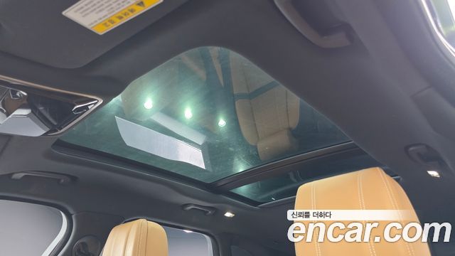 Land Rover Range Rover Velar 2018 — photo 24