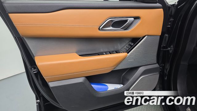 Land Rover Range Rover Velar 2018 — photo 14