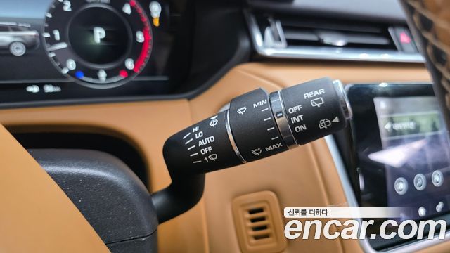 Land Rover Range Rover Velar 2018 — photo 29