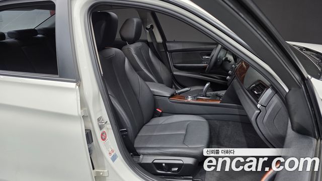 BMW 3-Series 2013 — photo 12