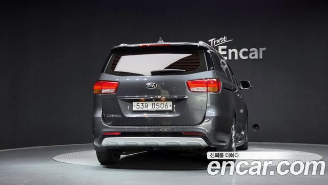 Kia Canival 2016 — photo 4