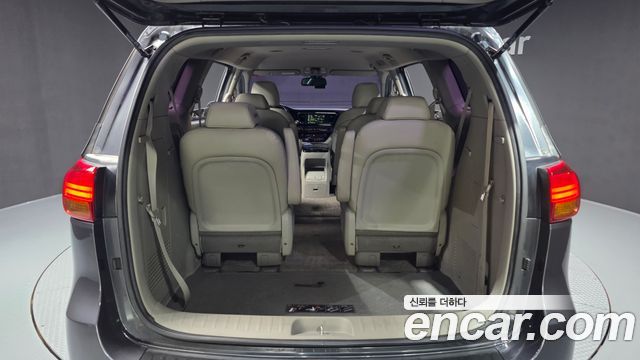 Kia Canival 2016 — photo 20