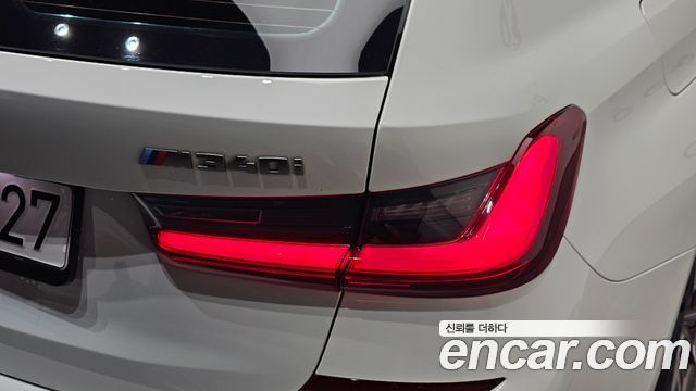 BMW 3-Series 2022 — photo 9