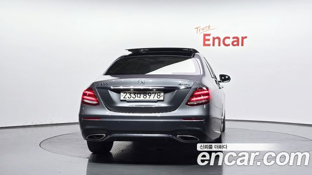 Mercedes-Benz E-Class 2020 — photo 4