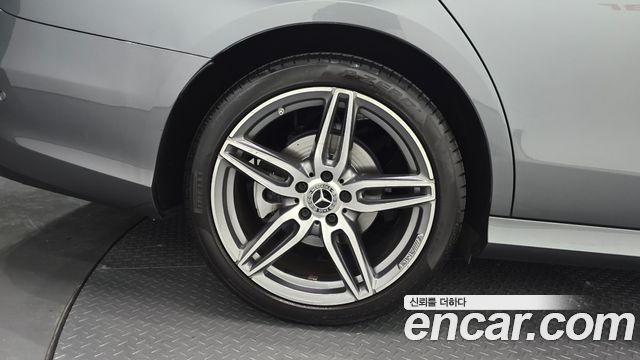 Mercedes-Benz E-Class 2020 — photo 5