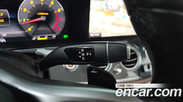 Mercedes-Benz E-Class 2020 — photo 12