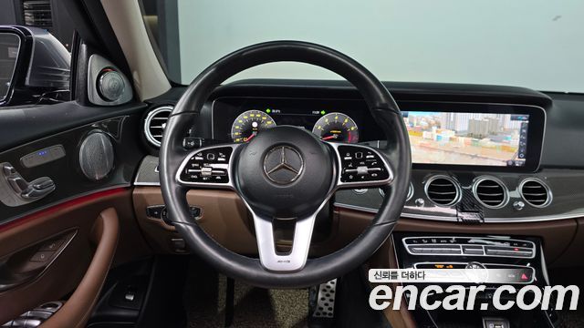 Mercedes-Benz E-Class 2020 — photo 18