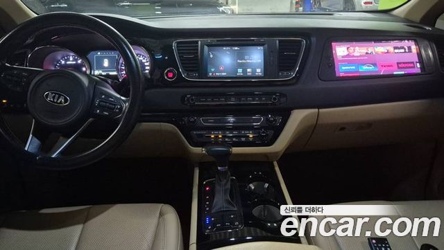 Kia Canival 2018 — photo 7