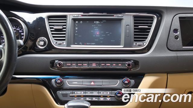 Kia Canival 2018 — photo 13