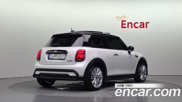 Mini Cooper 2023 — photo 2