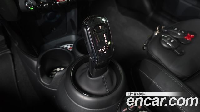 Mini Cooper 2023 — photo 12