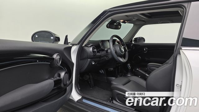 Mini Cooper 2023 — photo 13