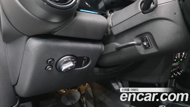 Mini Cooper 2023 — photo 18