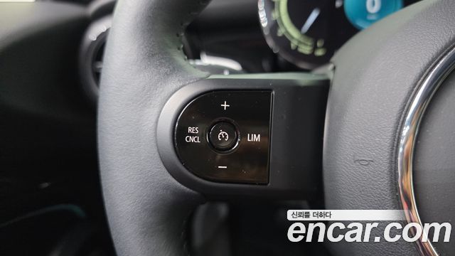 Mini Cooper 2023 — photo 25