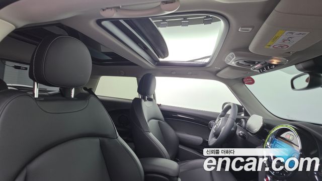 Mini Cooper 2023 — photo 26